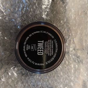 YOUNIQUE TOUCH loose powder foundation